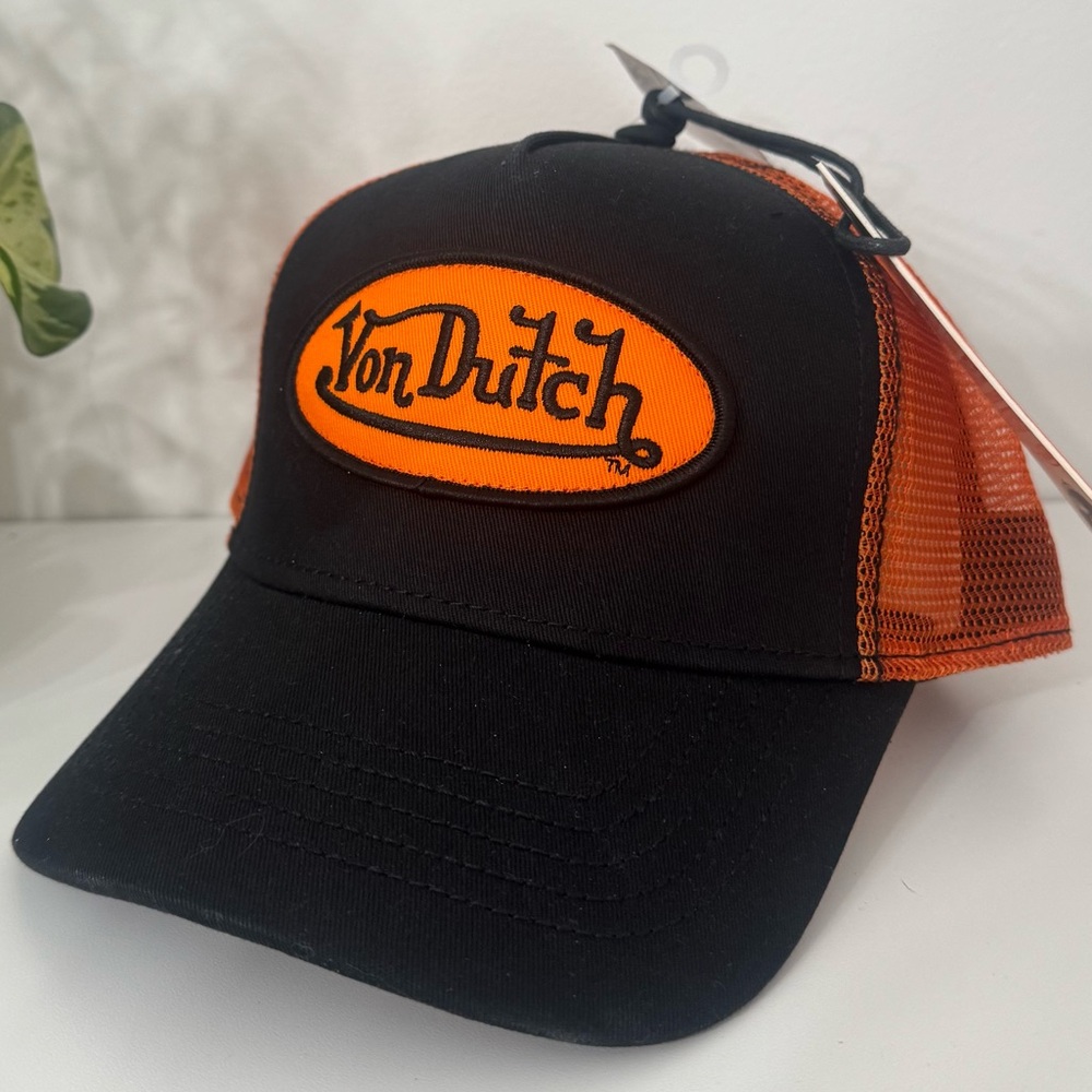🧡Closet Clear Out! NWT Von Dutch Black & Orange Classic Trucker Hat - SnapBack
